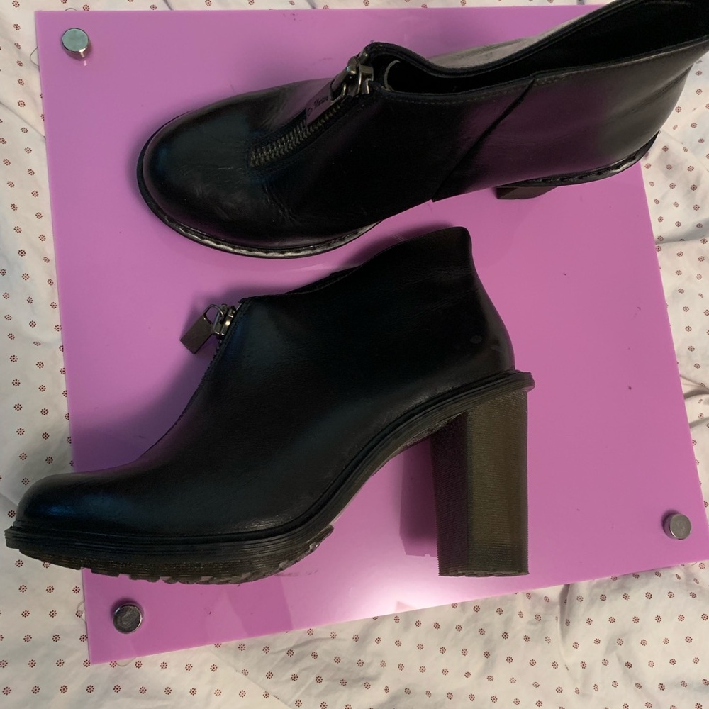 Dr martens zip Black chunky Heel Leather Booties with Front Zip doc unique